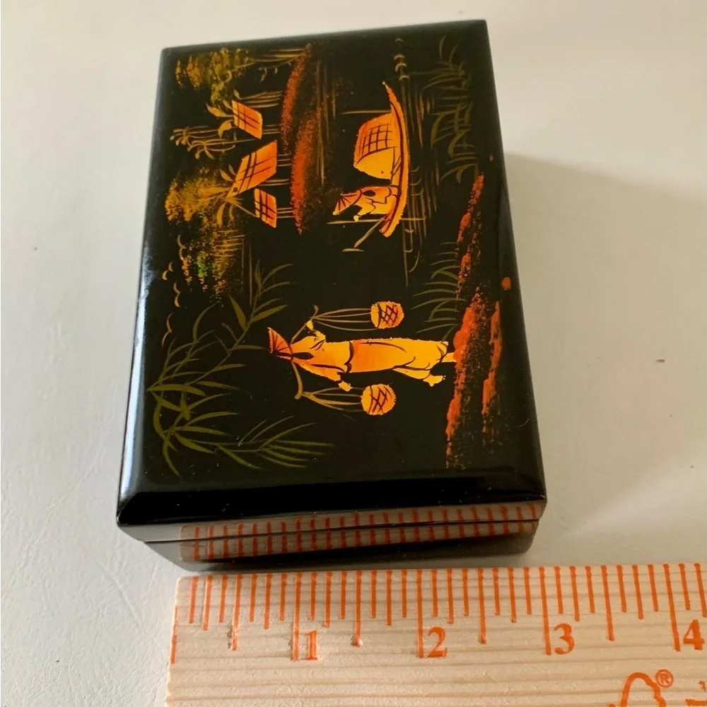 Vintage  Lacquered jewelry box with a mirror 2/4.5/3”